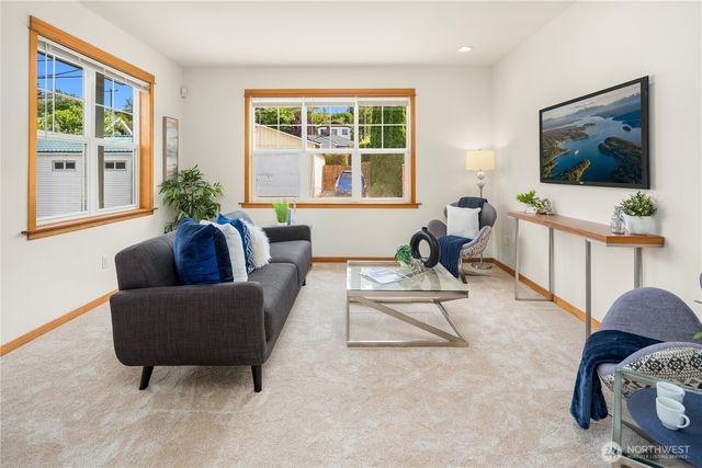 5614 Fauntleroy Way SW, Seattle, WA 98136