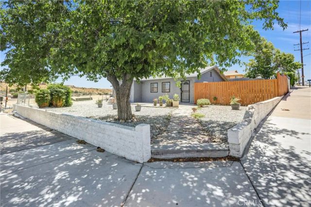 16853 Forrest, Victorville, CA 92395