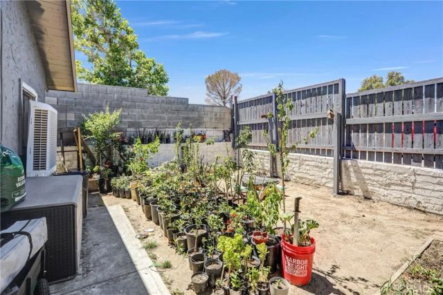 16853 Forrest, Victorville, CA 92395