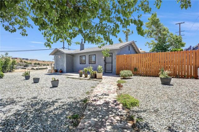 16853 Forrest, Victorville, CA 92395