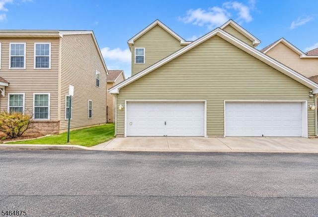178 Front St, Elizabeth City, NJ 07206