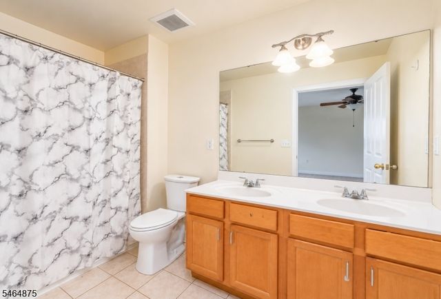 178 Front St, Elizabeth City, NJ 07206