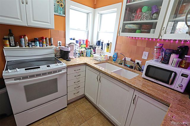 3321 Campbell Street, Dearborn, MI 48124