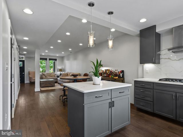 1279 OATES ST NE, Washington, DC 20002