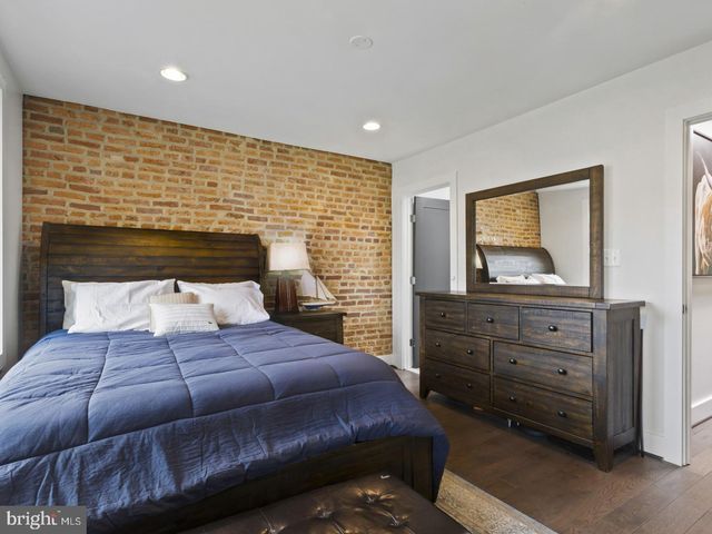 1279 OATES ST NE, Washington, DC 20002