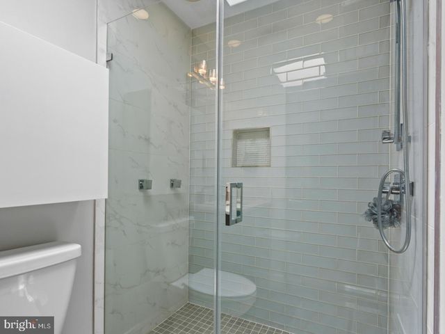 1279 OATES ST NE, Washington, DC 20002