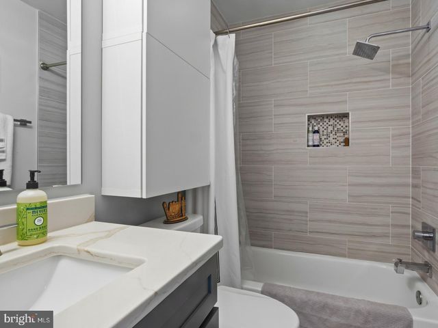 1279 OATES ST NE, Washington, DC 20002