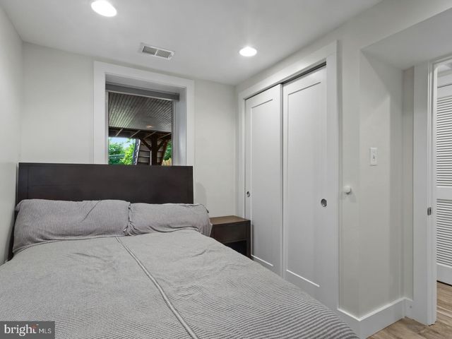 1279 OATES ST NE, Washington, DC 20002