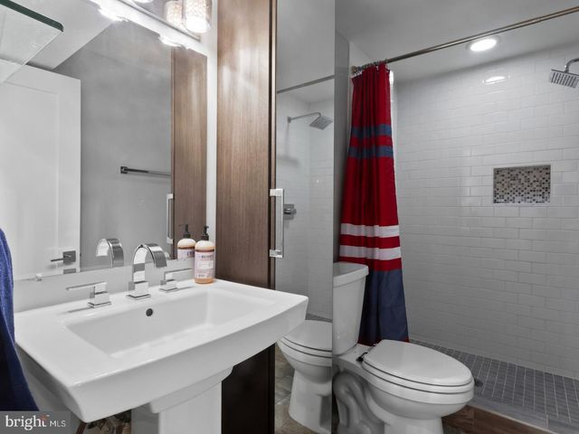 1279 OATES ST NE, Washington, DC 20002