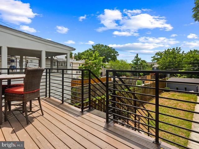 1279 OATES ST NE, Washington, DC 20002