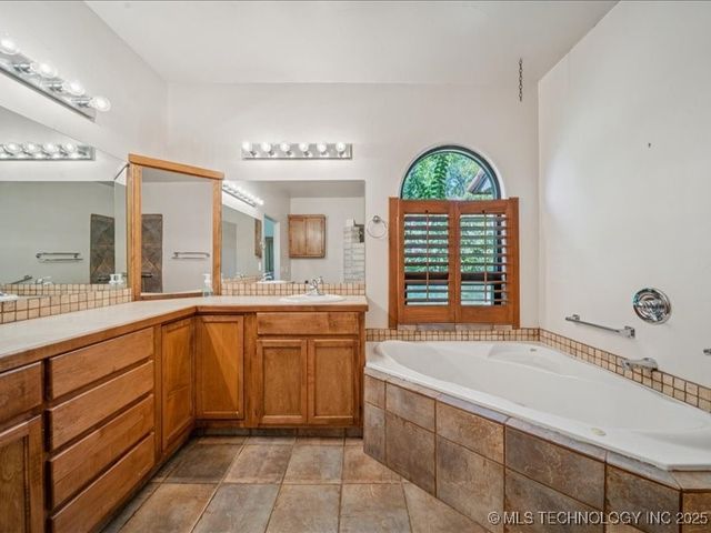 16875 Cedar Drive, Morris, OK 74445