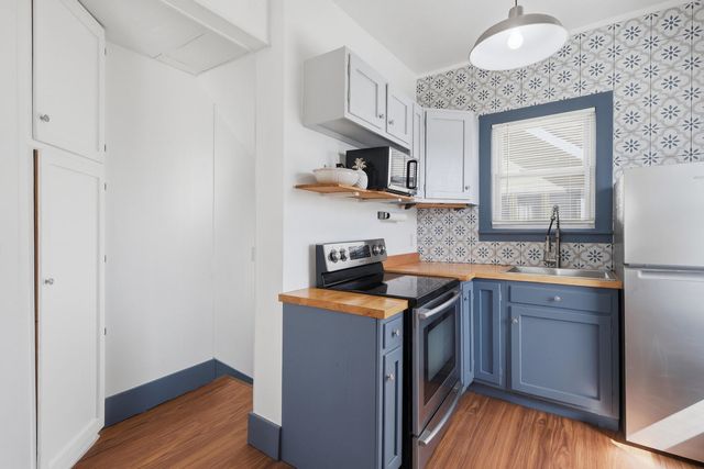 3001 Davenport Avenue, Davenport, IA 52803