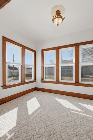 3001 Davenport Avenue, Davenport, IA 52803