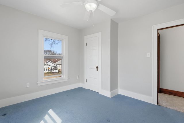 3001 Davenport Avenue, Davenport, IA 52803