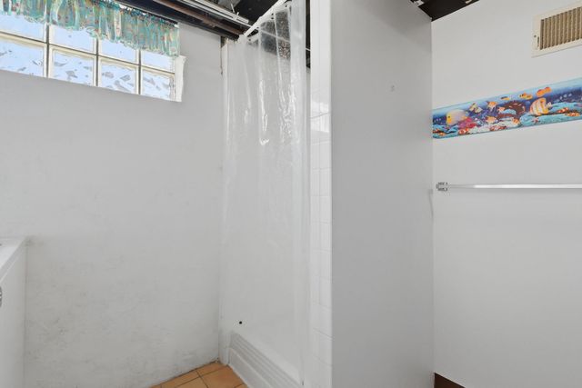 3001 Davenport Avenue, Davenport, IA 52803