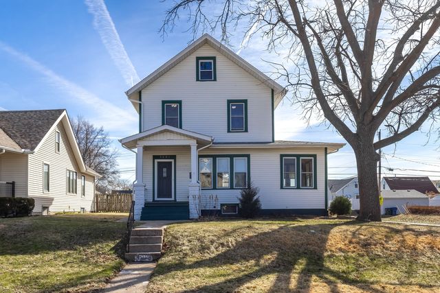 3001 Davenport Avenue, Davenport, IA 52803