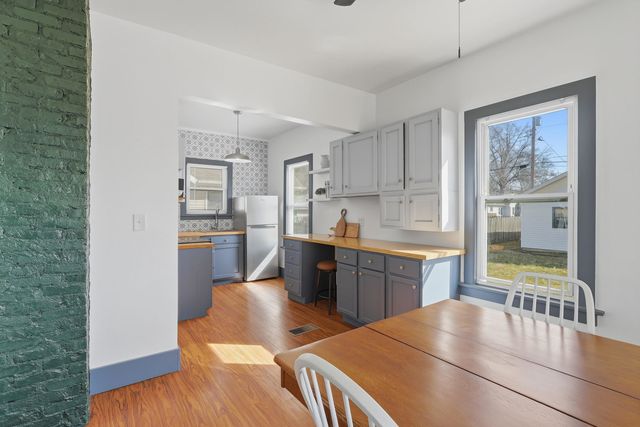 3001 Davenport Avenue, Davenport, IA 52803