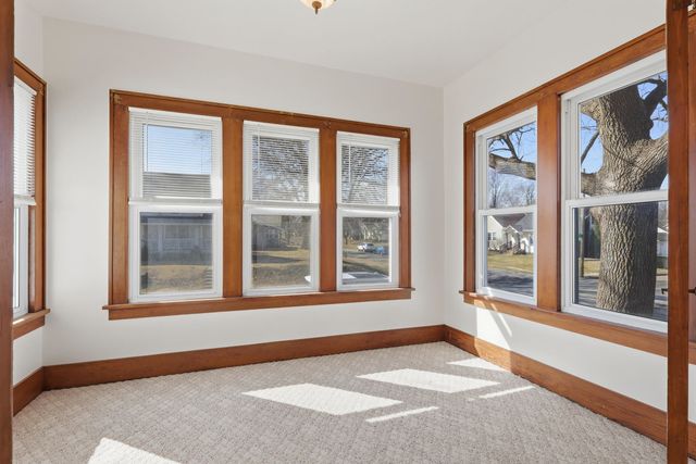 3001 Davenport Avenue, Davenport, IA 52803