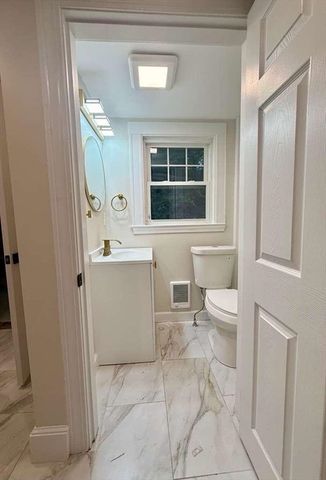 714 Lynnfield St, Lynn, MA 01904