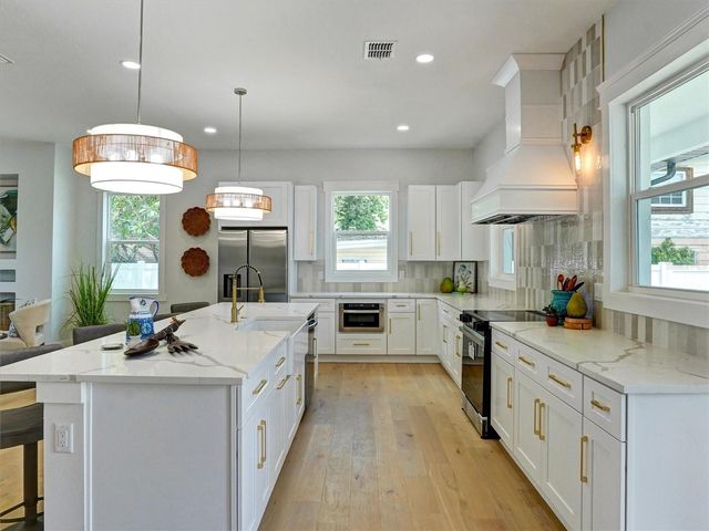 1420 36TH AVENUE N, St Petersburg, FL 33704