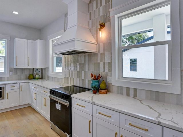 1420 36TH AVENUE N, St Petersburg, FL 33704
