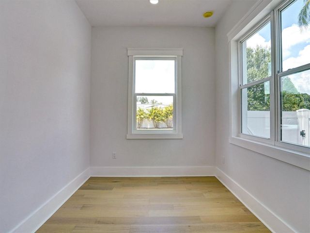 1420 36TH AVENUE N, St Petersburg, FL 33704