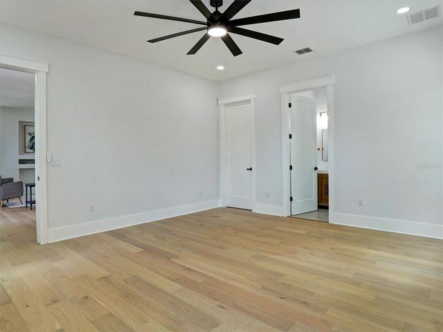 1420 36TH AVENUE N, St Petersburg, FL 33704