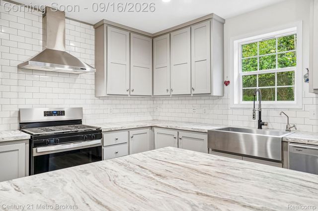 2083 Creekwood Court, Mundy Township, MI 48439