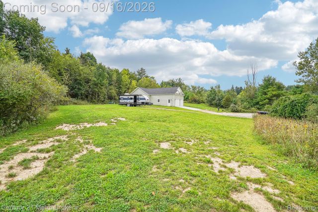 2083 Creekwood Court, Mundy Township, MI 48439