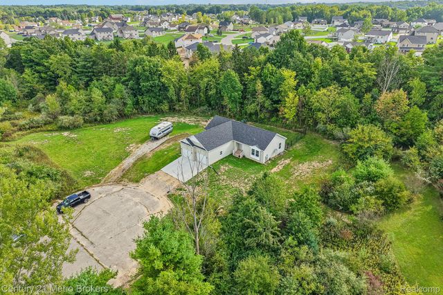 2083 Creekwood Court, Mundy Township, MI 48439