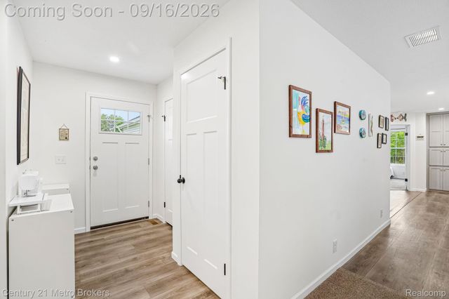 2083 Creekwood Court, Mundy Township, MI 48439