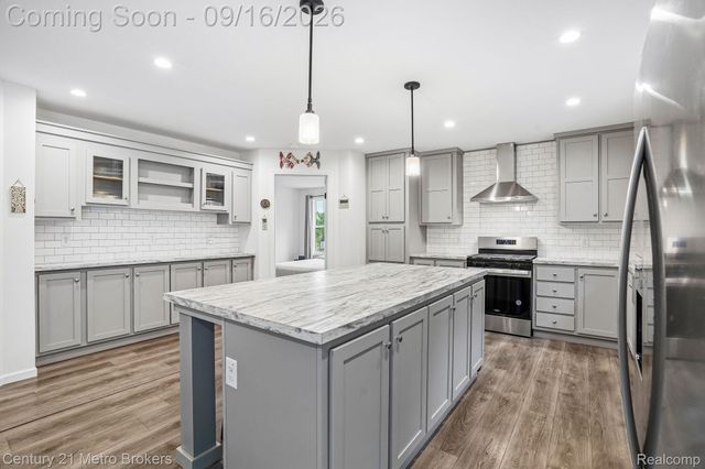 2083 Creekwood Court, Mundy Township, MI 48439
