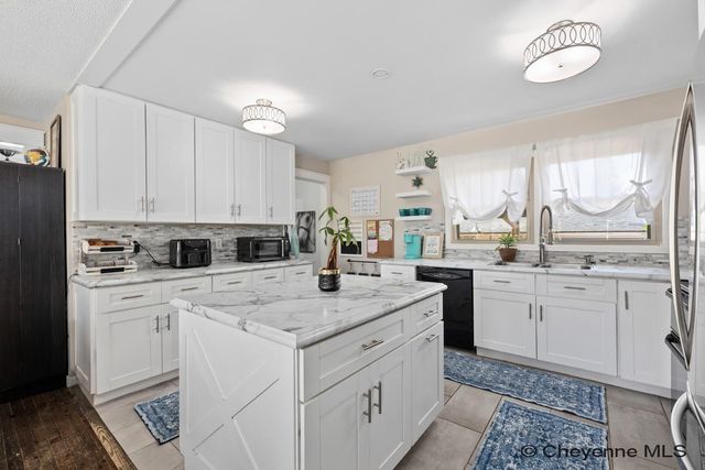 1410 MADISON AVE, Cheyenne, WY 82001