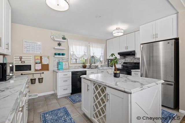 1410 MADISON AVE, Cheyenne, WY 82001