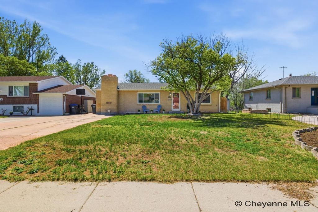 1410 MADISON AVE, Cheyenne, WY 82001