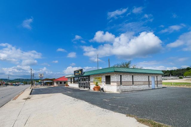 1112 Sidney Baker, Kerrville, TX 78028