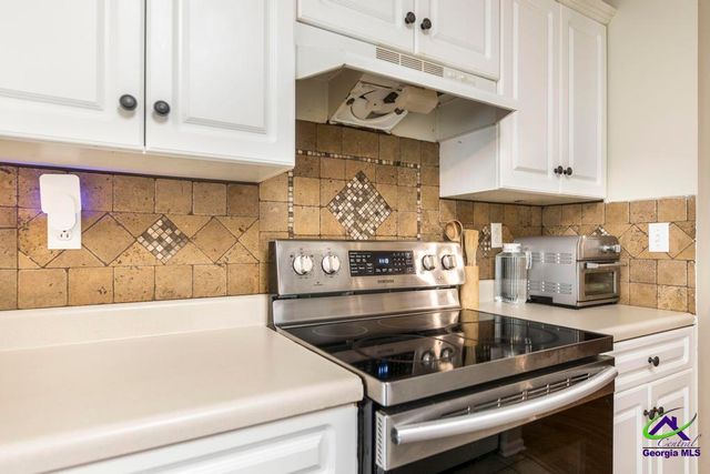 205 Woods Edge Way, Warner Robins, GA 31088