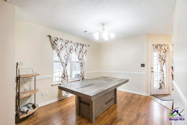 205 Woods Edge Way, Warner Robins, GA 31088