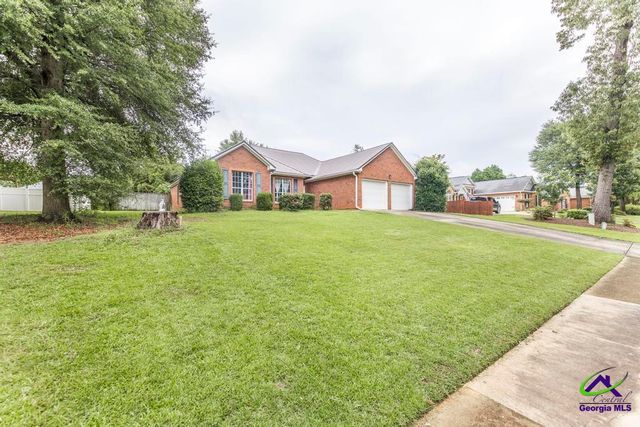 205 Woods Edge Way, Warner Robins, GA 31088