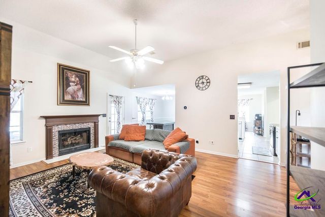 205 Woods Edge Way, Warner Robins, GA 31088