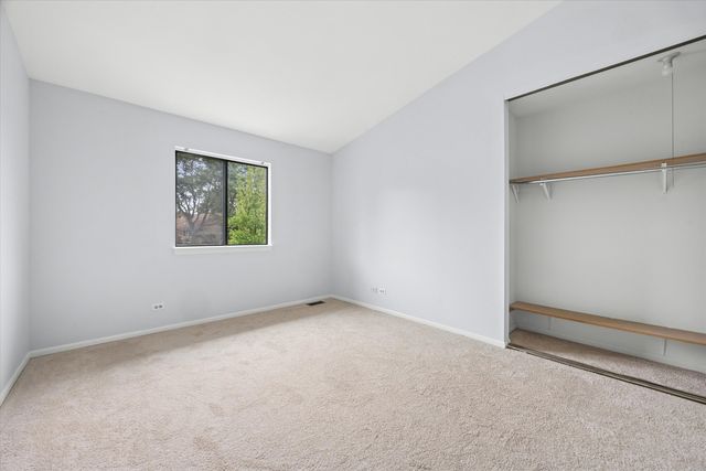 8009 Wildwood Lane, Darien, IL 60561