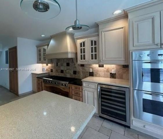 827 N Southlake Dr 827, Hollywood, FL 33019