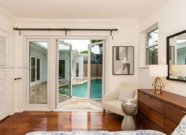 827 N Southlake Dr 827, Hollywood, FL 33019