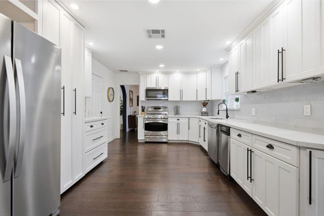 4125 Lymbar Drive, Houston, TX 77025