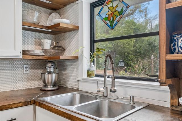 5329 FOREST HILLS DRIVE, Holiday, FL 34690