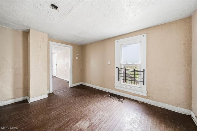 798 E 100th Street, Cleveland, OH 44108