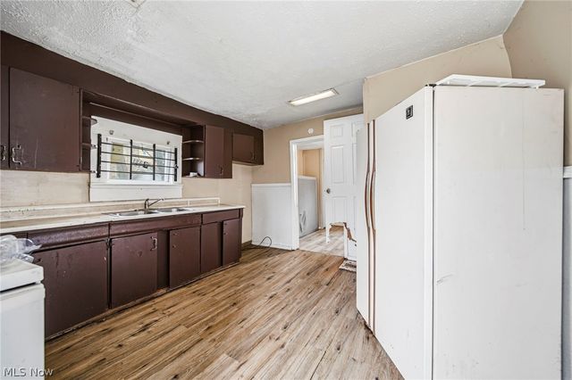 798 E 100th Street, Cleveland, OH 44108