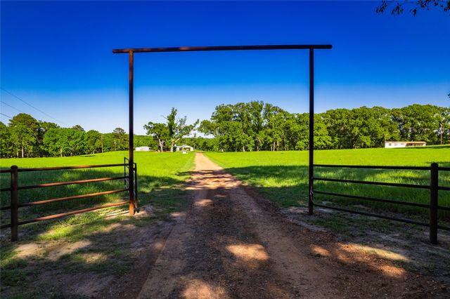 12401 County Road 1113, Athens, TX 75751