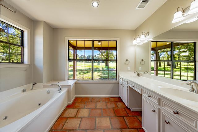 12401 County Road 1113, Athens, TX 75751