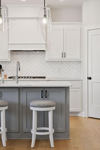 8230 198th Street W, Lakeville, MN 55044